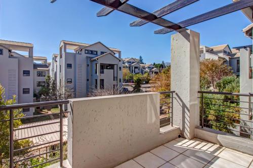 Upmarket Ultra Modern Sandton Apartment