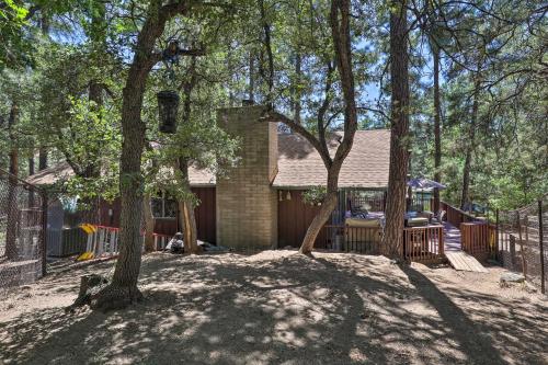 Deck with Wooded Views Rustic-Chic Prescott Cabin!, Prescott (zdjęcie 10)