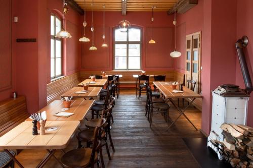 餐廳, Pivovar Řevnice (Pivovar Revnice) in 熱夫尼采