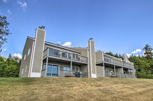 Intervale Family Retreat Mtn View and Pool Access! in บาร์ตเลต (NH)