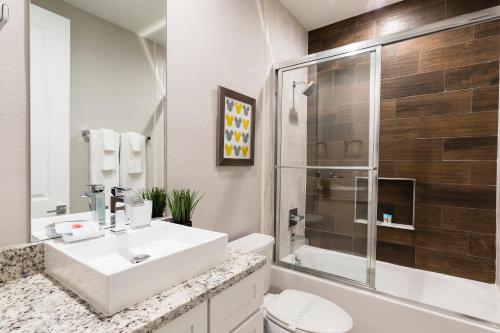 3 BR 3 BA Villa 5min to Disneyworld BBQ Grill - image 5