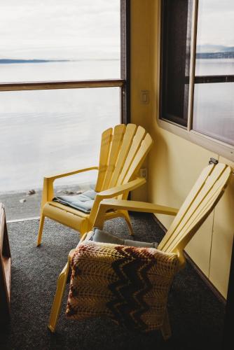 The Oceanfront Hotel in Sointula (BC)