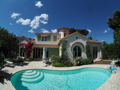 Blue Dream Cannes Guest House - Chambre d'hôtes - Cannes