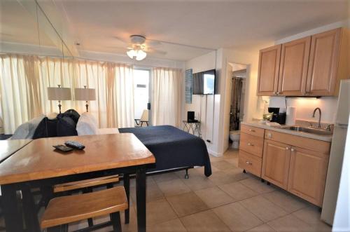 Kuhio Village 907A Queen Studio Kitchenette - image 3
