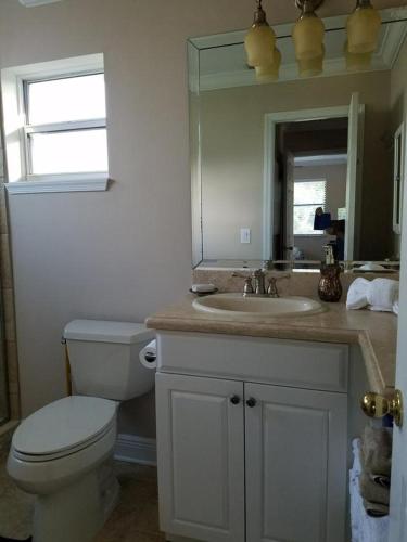 Bathroom, LOFT 3 MIN FROM BEACH in Jensen Beach (FL)