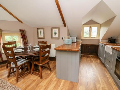 Bridge End Cottage - image 13