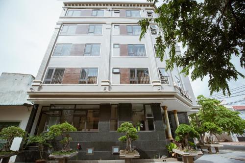 Lam Kiều Hotel