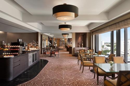 Restaurant, Shangri-La Chiang Mai in Chang Khlan