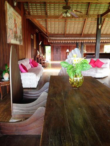 Facilities, Ruen Thai Rim Haad Resort near Suan Son (Phe Arboretum)