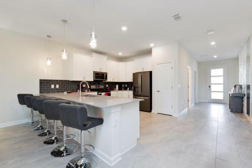 8828CRUDEN villa - main image