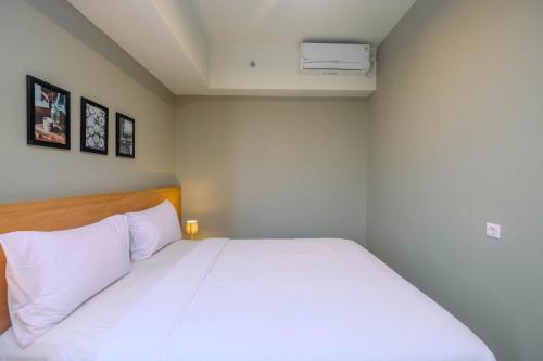 Wonderful 1BR Apartment at Mustika Golf Residence with Golf View By Travelio - image 4