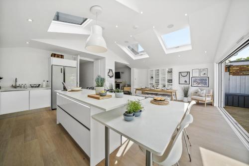 Clarence House-Windsor-Parking-5 bed, Windsor (photo 10)