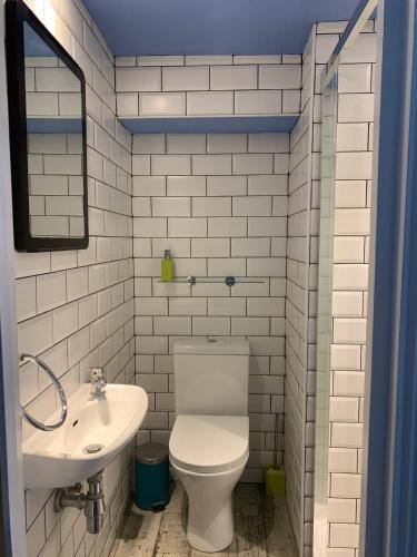 St Athans Hotel - image 8