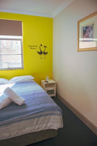 The Emperors Crown Hostel Room Type - Double Room with Shared Bathroom
