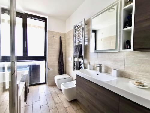THE VIEW!!! by Design Studio, Perledo (foto 10)