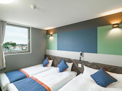 room detail thumbnail 1