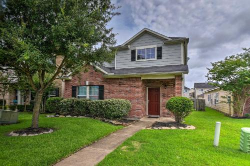 Houston Home with Yard Ideal for All Age Groups - main image