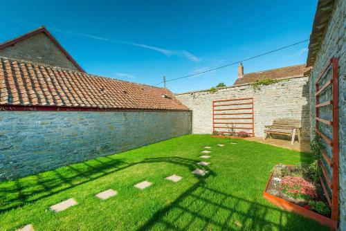 Cossington Park Cottage - image 2