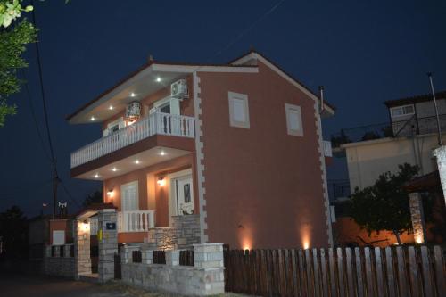 Chara host, Olympie (photo 6)