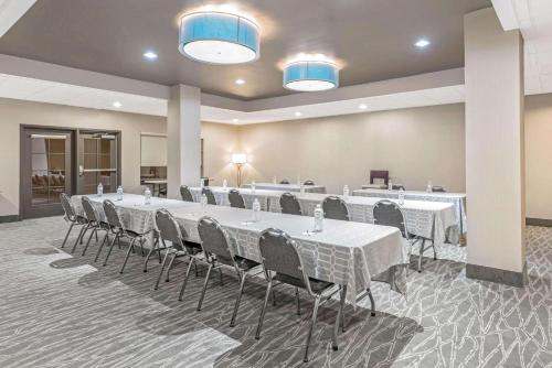 라 퀸타 인 & 스위트 바이 윈덤 오클라호마 시티 - 유콘 - 편의 시설/서비스