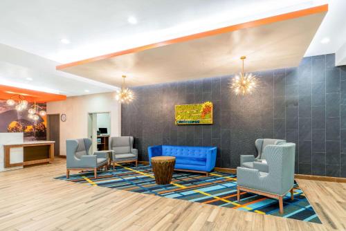 La Quinta by Wyndham Oklahoma City Airport - image 2