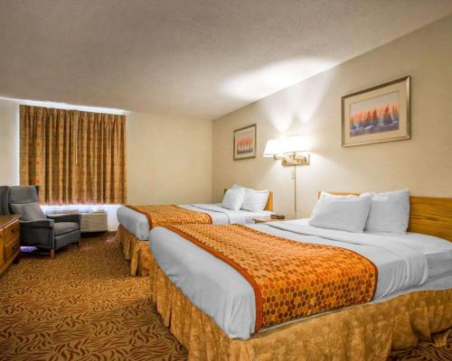 Econo Lodge Inn & Suites