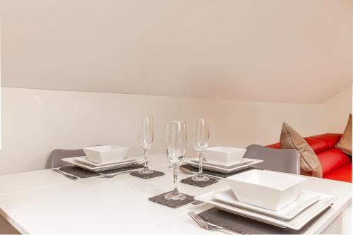 Carriage Court - 1 Bedroom City Centre Apartment - image 6