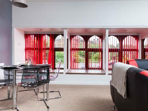 Joli Central Apartment, Abington, Lanarkshire