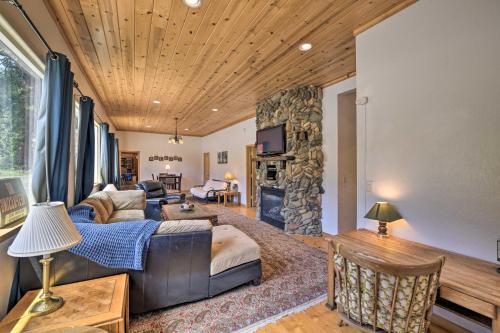 Secluded Mtn Home with Large Deck Fireplace! - image 3
