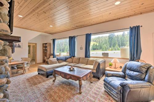 Secluded Mtn Home with Large Deck Fireplace! - main image