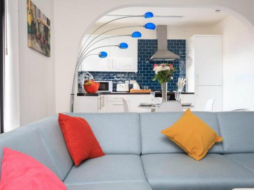 Live in Leeds Grange Apartments, Лидс