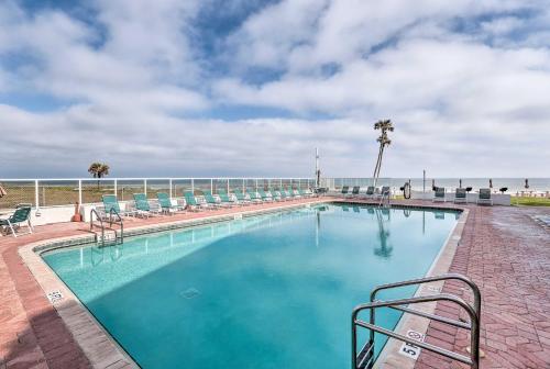 Waterfront Daytona Beach Studio with Pool Access! in Daytona Beach, USA