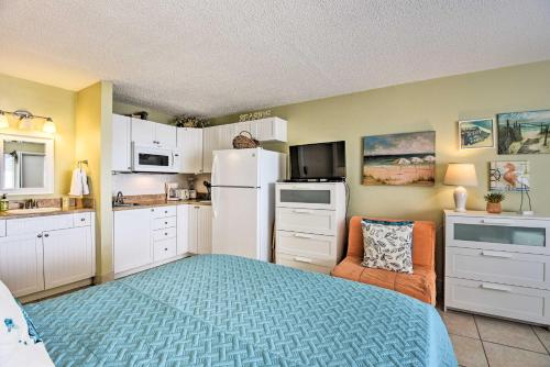 Waterfront Daytona Beach Studio with Pool Access! in Daytona Beach, USA