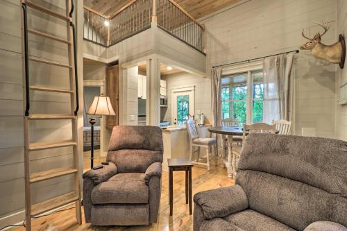 Rustic-Chic Riverfront Home with Dock, Deck and Canoes in Tallassee, USA