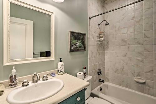Warm Springs Cabin with 2 Private Acres Trails - image 4