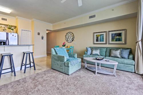 Beachfront Condo with Balcony Less Than 2Mi to Gulf World - image 9
