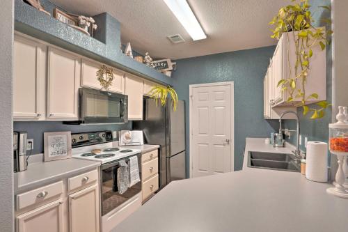 Aurora Condo with Patio Mins to Breweries and Parks - image 8