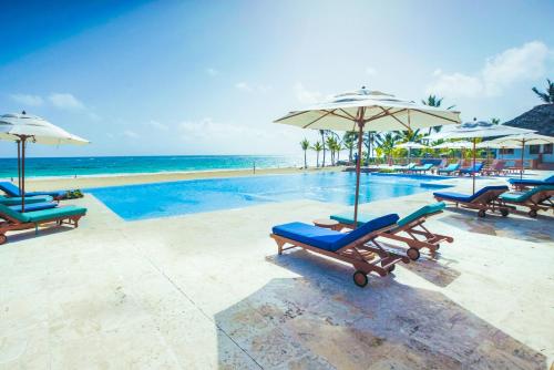 Cana Rock Condos Infinity Pool & Beach Club