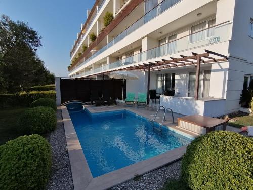  Babylon Villa 1 with private pool, Unterkunft in Side