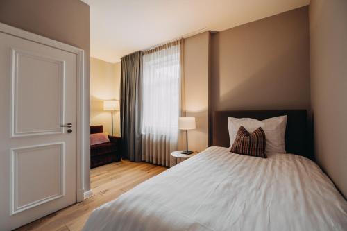 Hotel zum Heidkrug & Cafe Lil 231m von Kulturforum entfernt