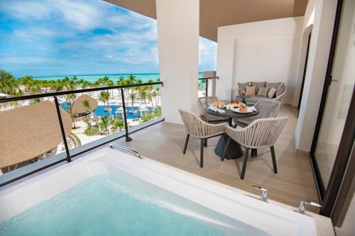 อ่างแช่น้ำร้อน, Hyatt Ziva Cap Cana in แก๊ป กานา