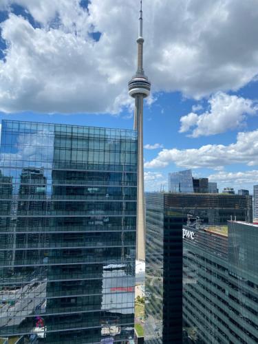 Toronto CN Tower Maple Leaf Square Luxurious 2 Bedroom Condo