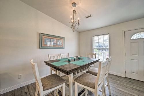 Sunny Townhome with Marsh Views and Walk to Beach - image 4
