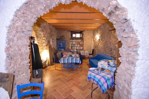 Місця відпочинку та розваги, La Casa sul Blu Albergo Diffuso in Пісциота