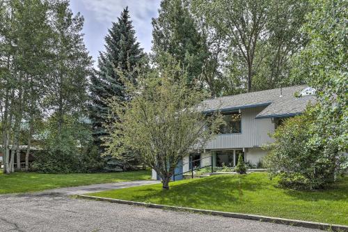 Modern Mountain Escape on Golf Course with Hot Tub! - image 41