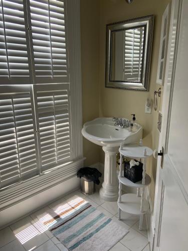 Trowell Historic Inn – Jesup, GA