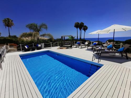Villa Arenile - Seaside - Swimmingpool- Private access to Sea - waterfront - Fontane Bianche - Sirac – khách sạn tại Ognina / Fontane Bianche