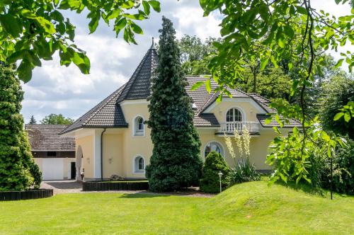 花園, Villa Miriam in 戈薩科維斯茲德魯伊