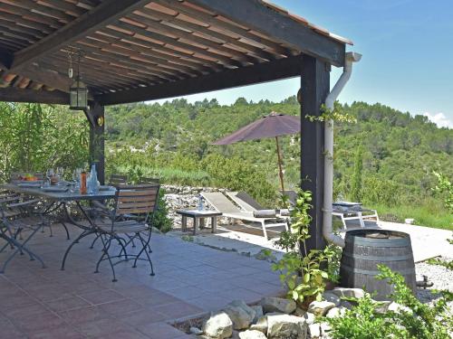 Soothing Villa in Belv zet with Swimming Pool gîte à louer Belvézet