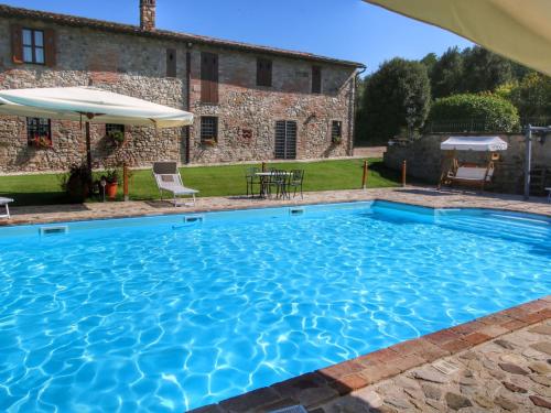  Alluring apartment in Todi with Swimming Pool, Pension in Todi bei Ripalvella
